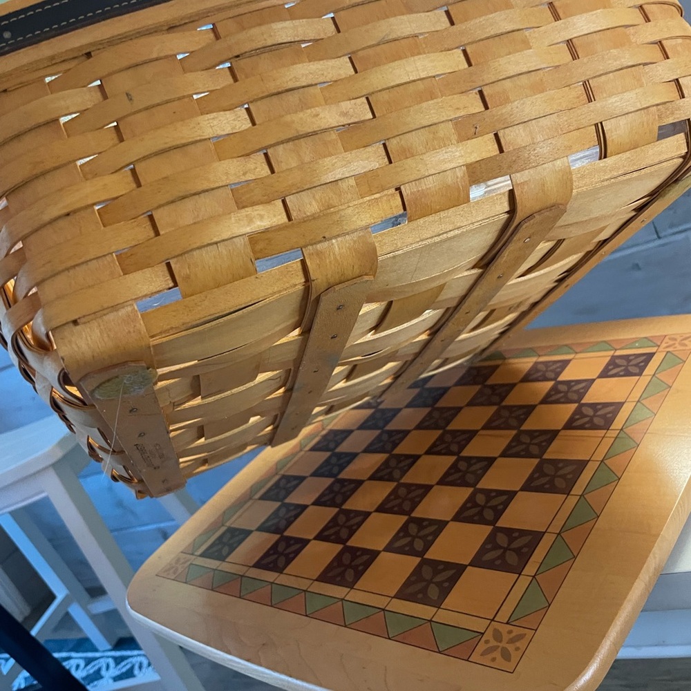Longaberger Large checkerboard basket & Small tic tac toe basket w/ game pieces - Picture 10 of 16